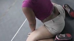 Big ass ebony chick twerking skills