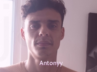 antonyy Just Amateurs