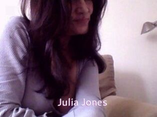 Julia_Jones