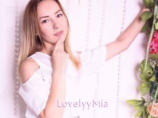 LovelyyMia