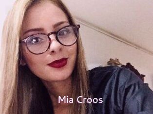 Mia_Croos