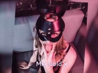 Mia_Gold_x
