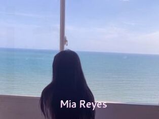 Mia_Reyes