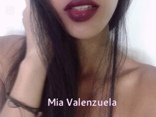 Mia_Valenzuela