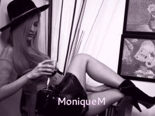 MoniqueM