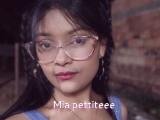 Mia_pettiteee