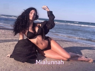 mialunnah Just Amateurs
