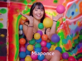 miaponce Just Amateurs