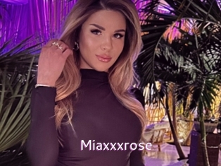 Miaxxxrose