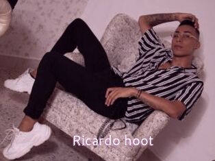 Ricardo_hoot