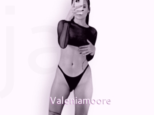 valeniamoore Just Amateurs